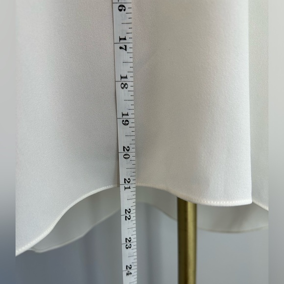 FRAME
Short-sleeve Ruffle Blouse In Cream - Picture 6 of 8